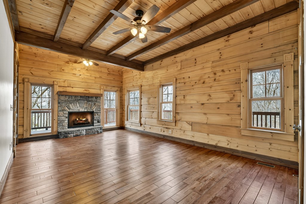 429057 Mineral Bluff Residential