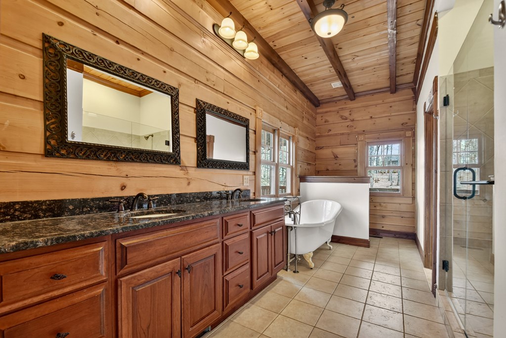 429057 Mineral Bluff Residential