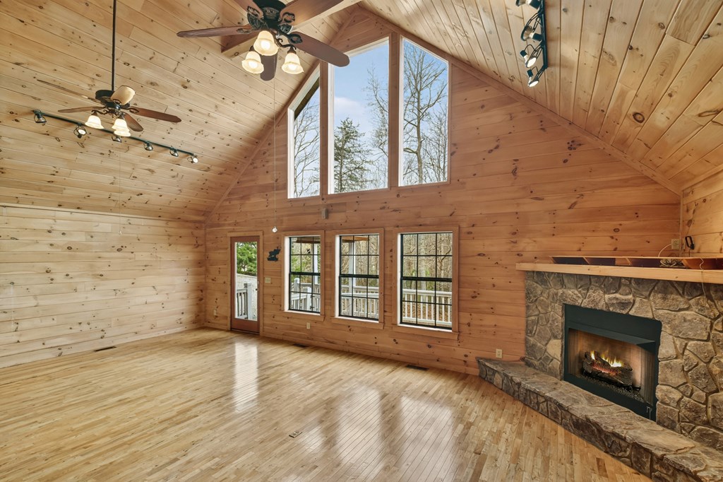 429063 Blue Ridge Residential