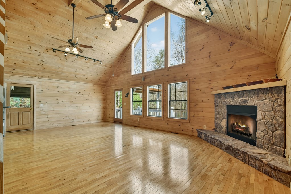 429063 Blue Ridge Residential