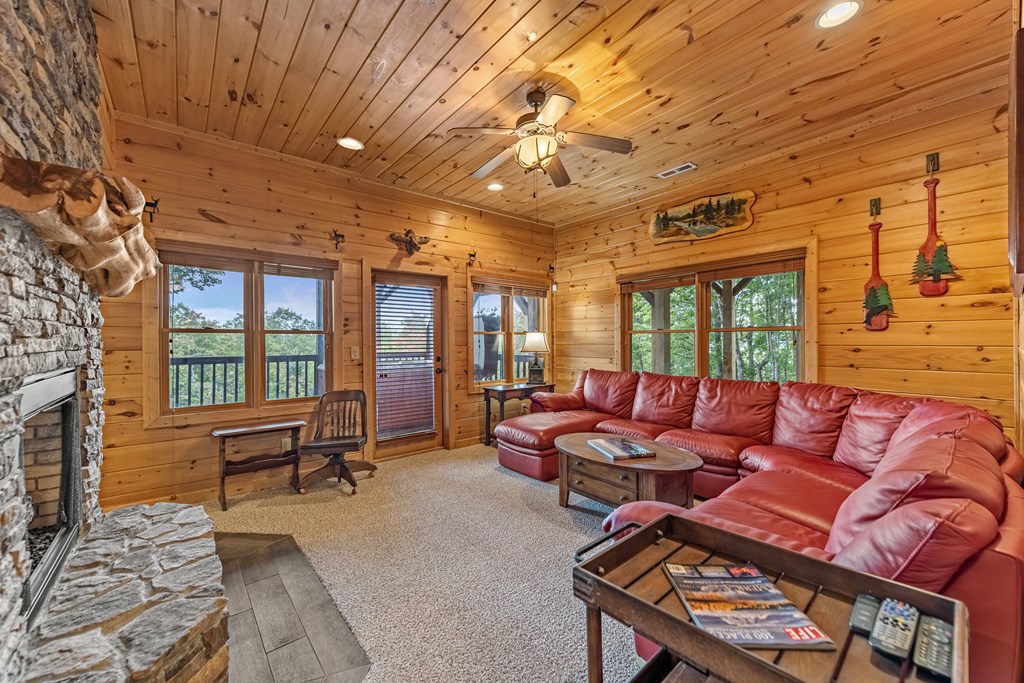 429064 Mineral Bluff Residential