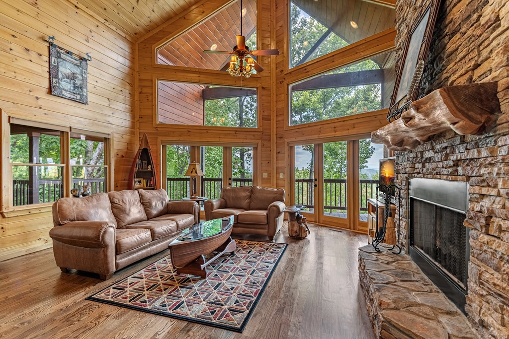 429064 Mineral Bluff Residential