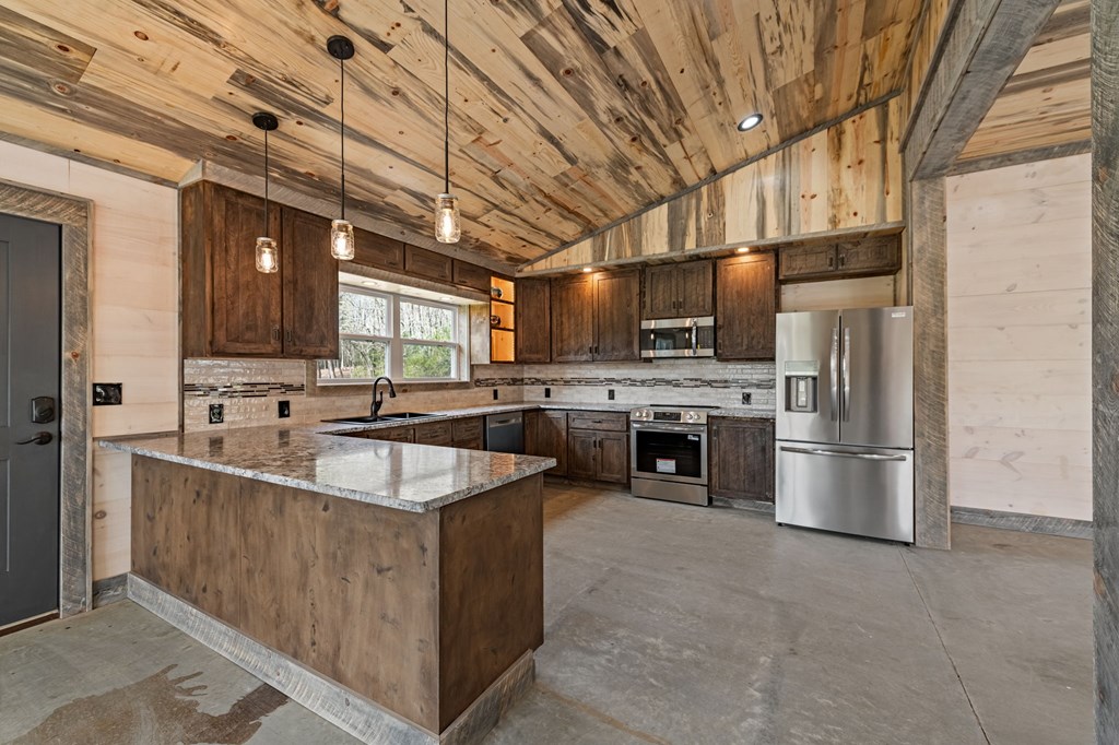 429087 Blue Ridge Residential