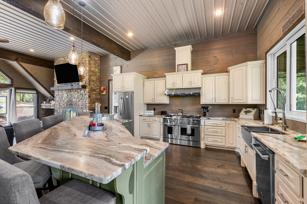 429089 Blue Ridge Residential