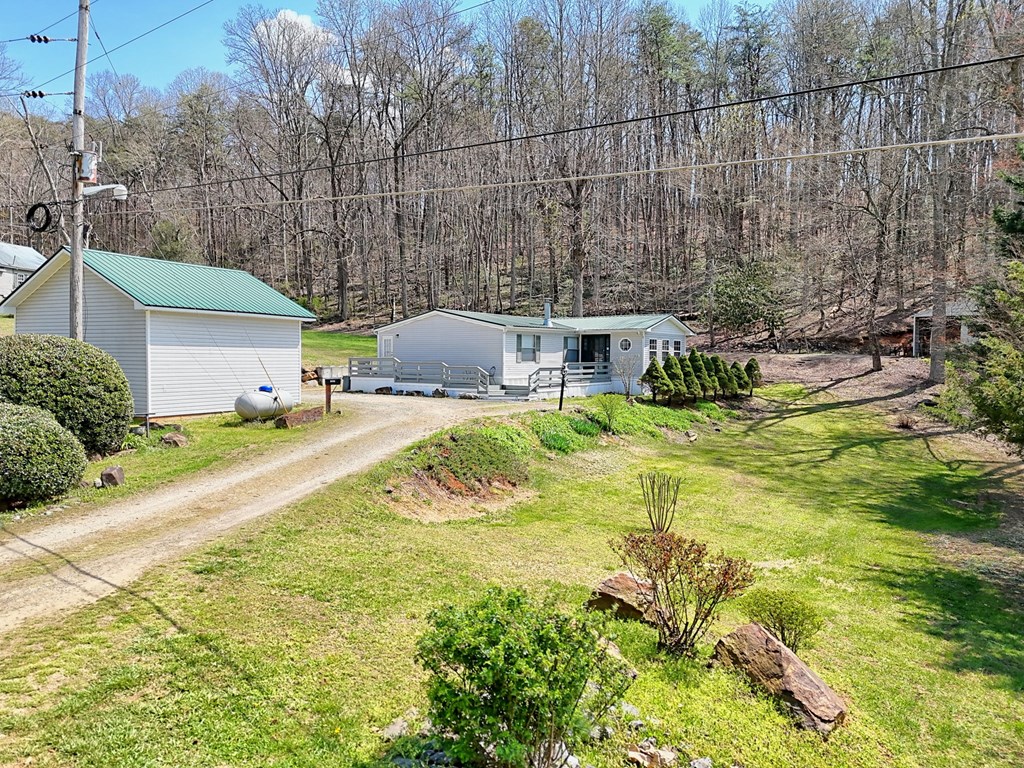 429090 Young Harris Residential