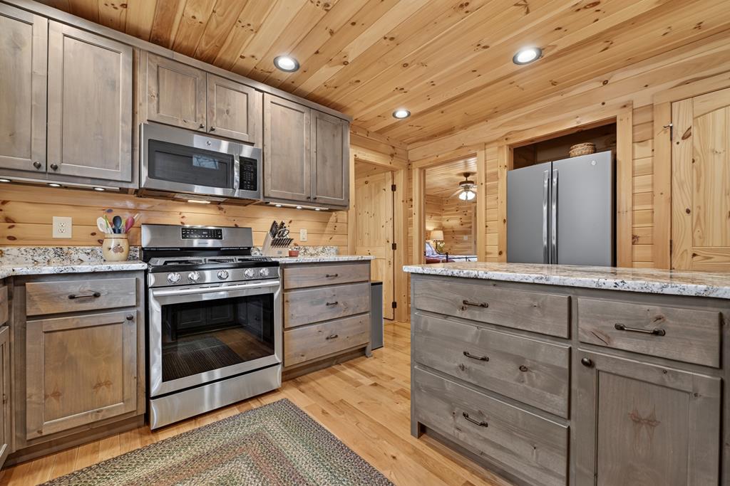 429091 Blue Ridge Residential