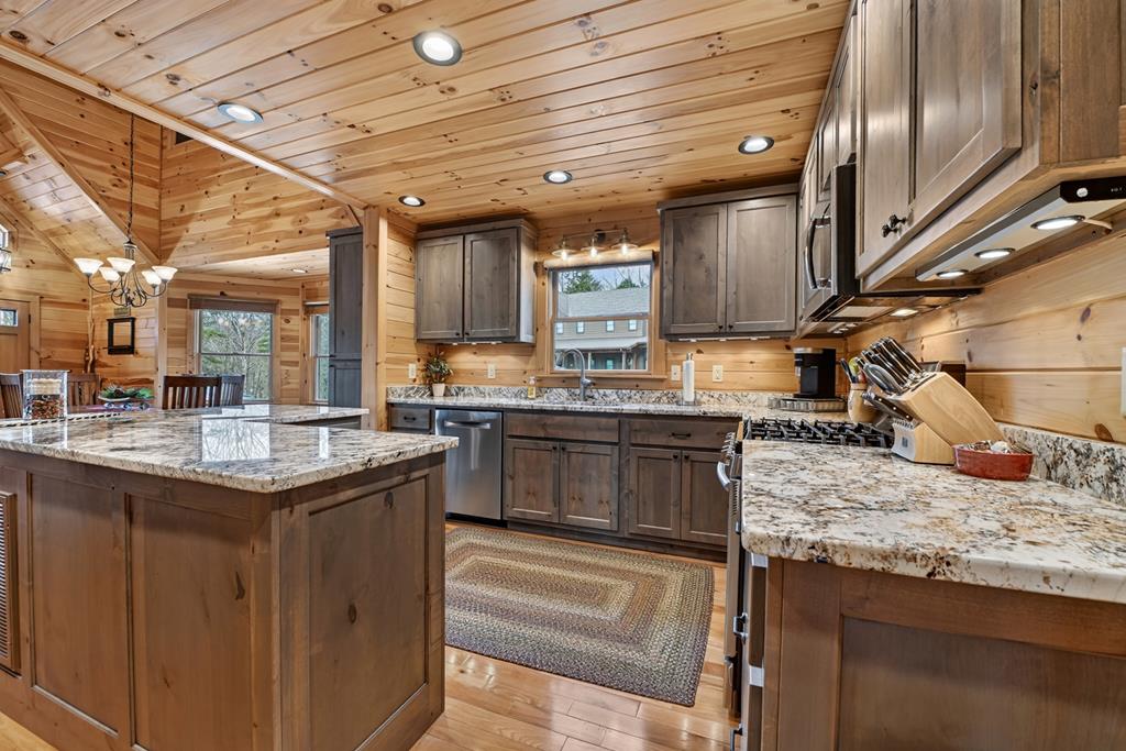 429091 Blue Ridge Residential