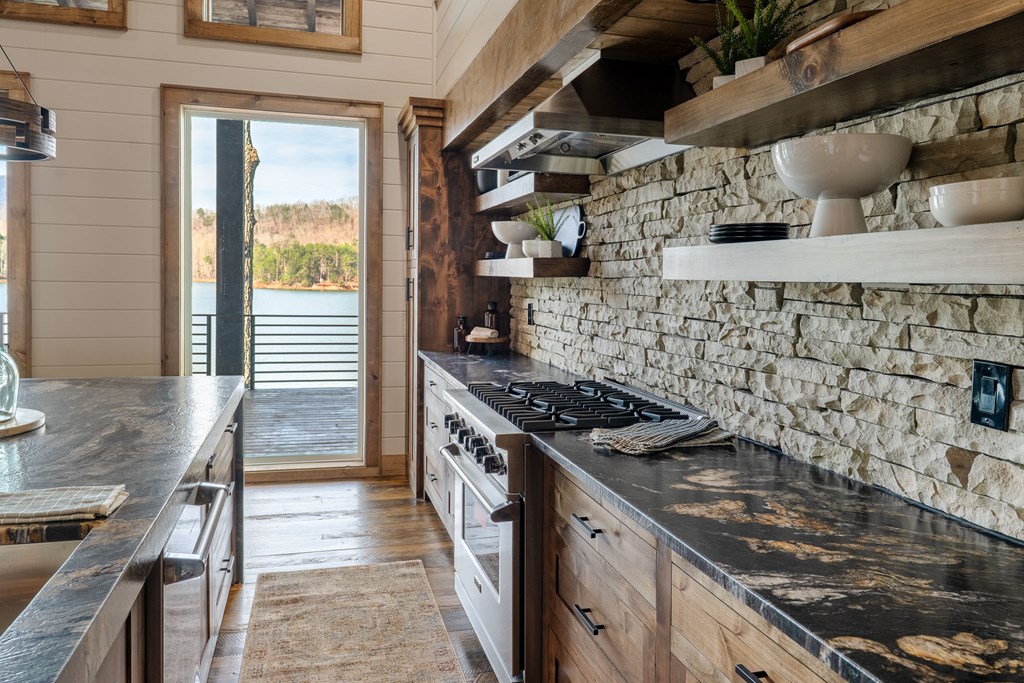 429094 Hiawassee Residential