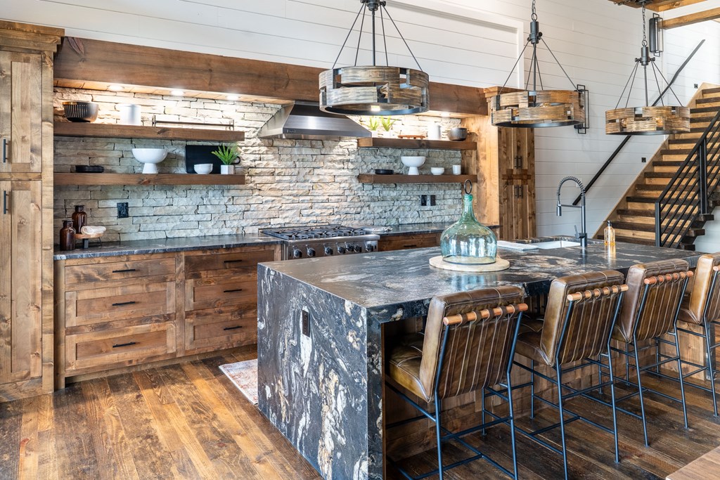 429094 Hiawassee Residential