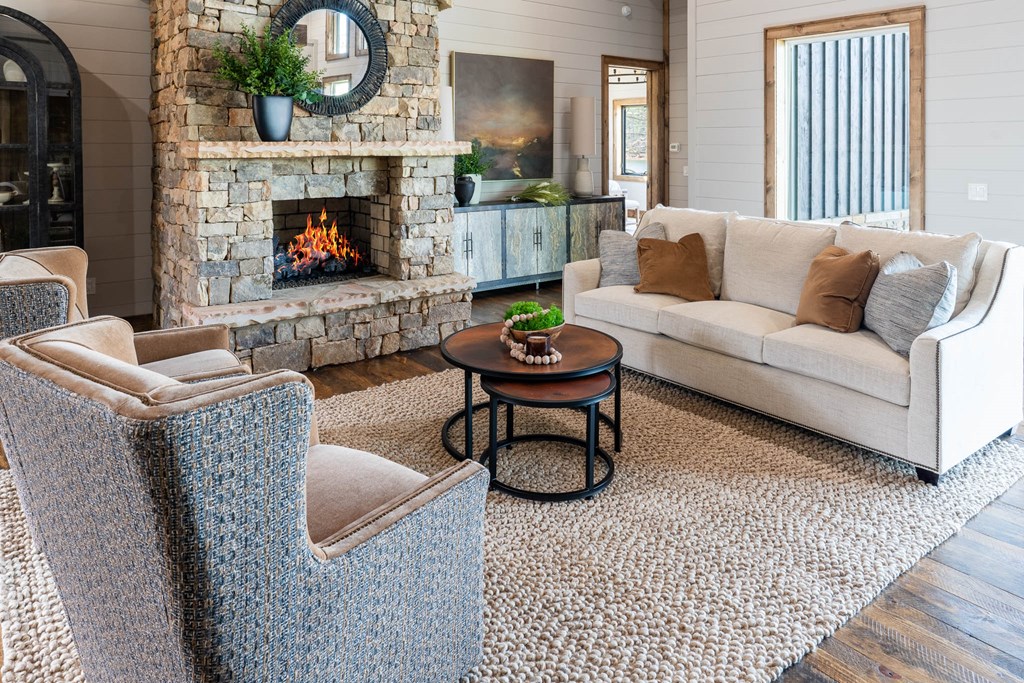 429094 Hiawassee Residential