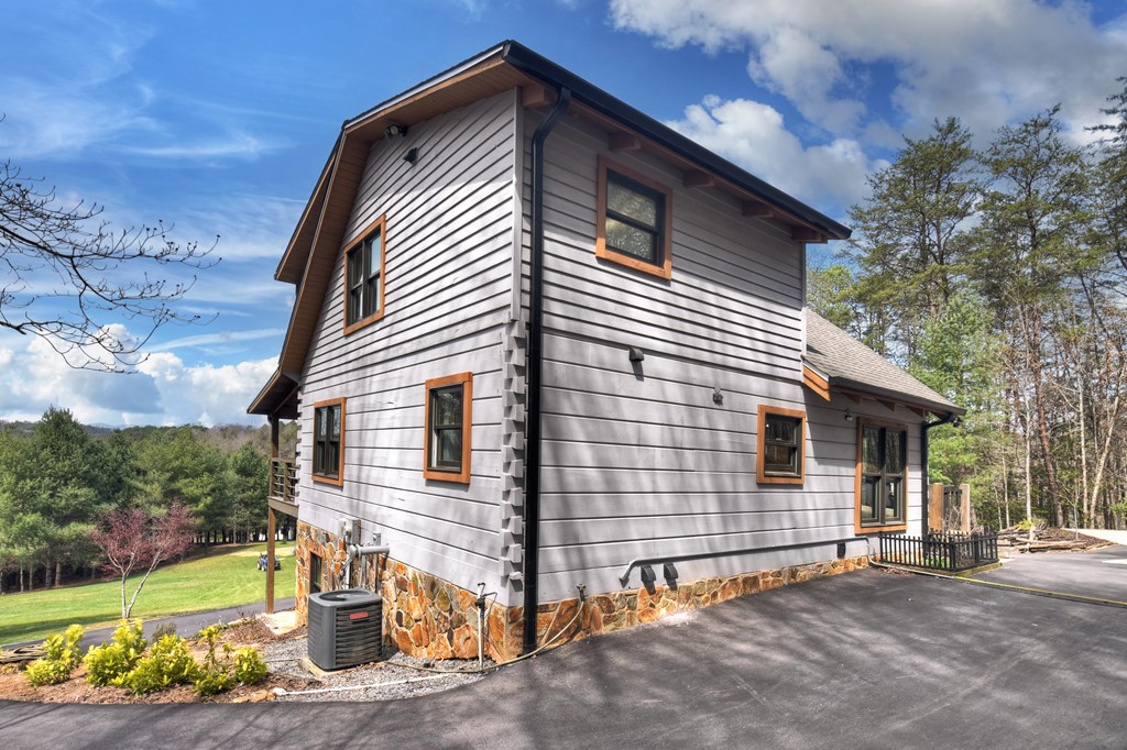 429100 Mineral Bluff Residential