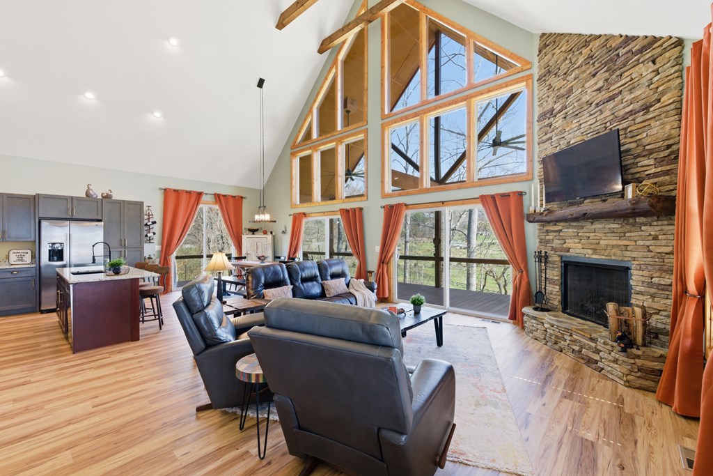 429109 Hayesville Residential