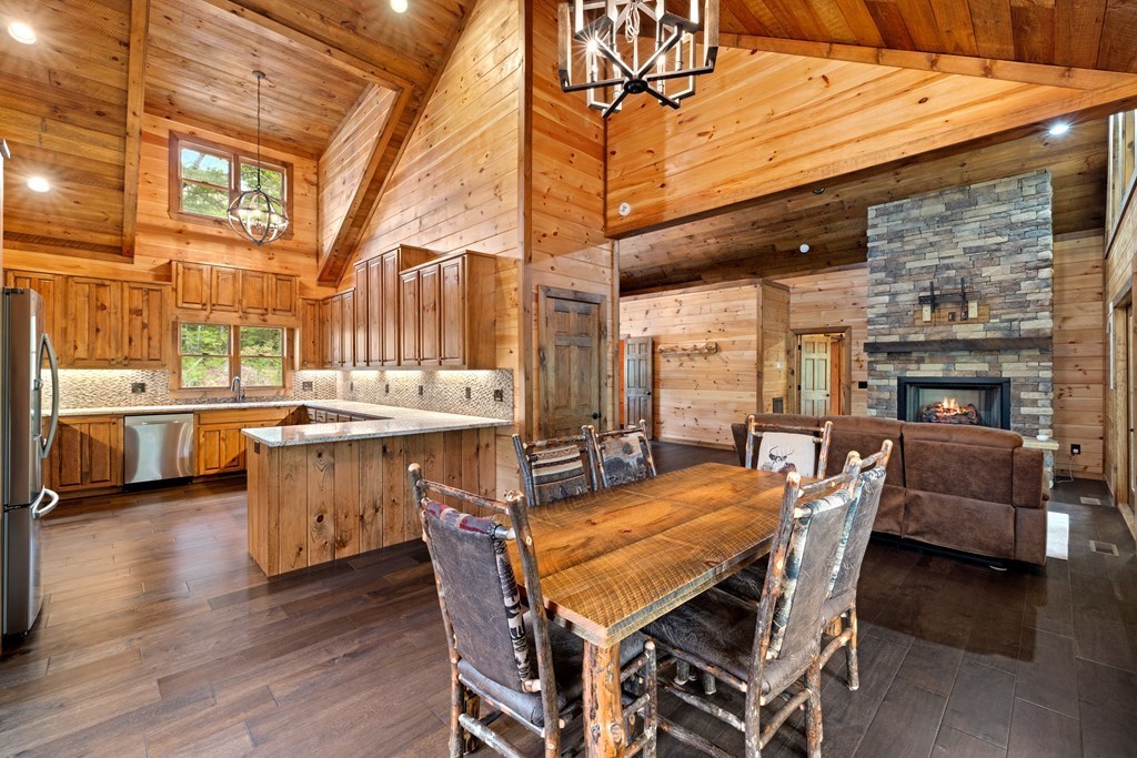 429119 Mineral Bluff Residential