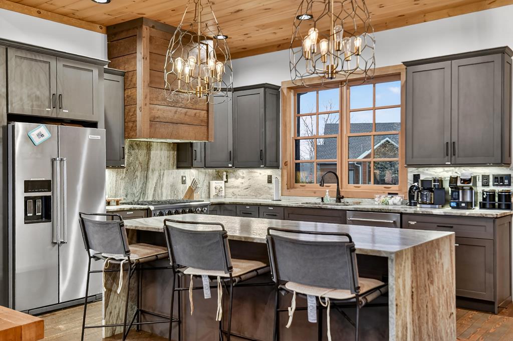 429127 Blue Ridge Residential