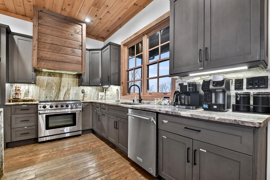 429127 Blue Ridge Residential