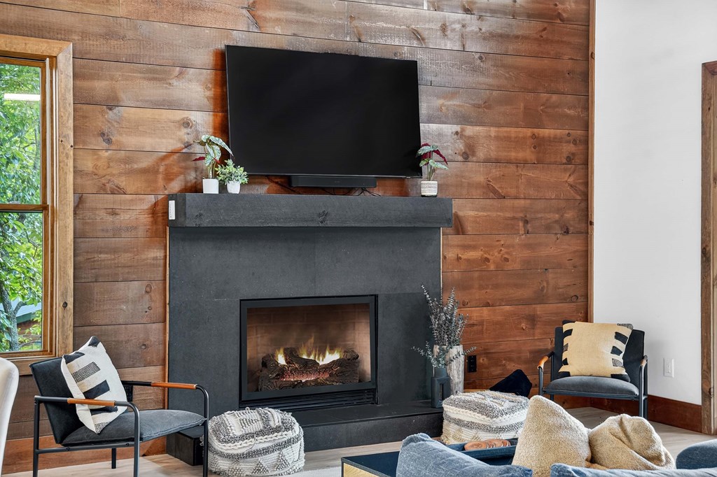 429128 Blue Ridge Residential