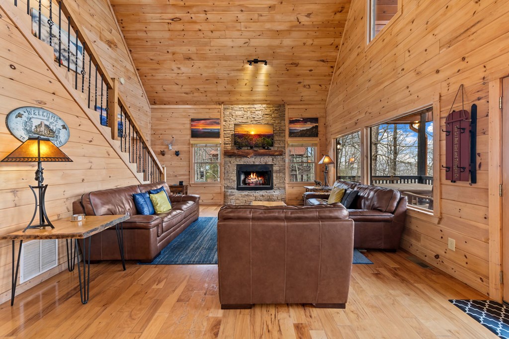 429140 Mineral Bluff Residential