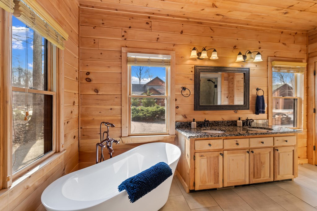 429140 Mineral Bluff Residential