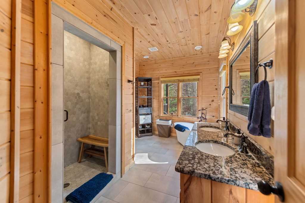 429140 Mineral Bluff Residential