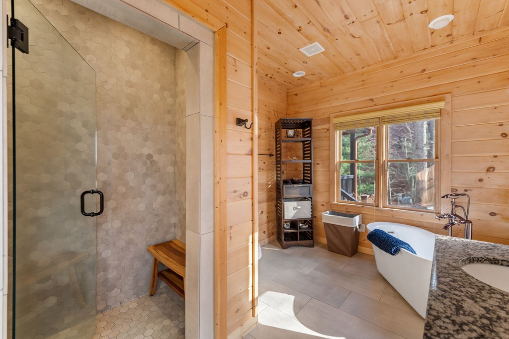 429140 Mineral Bluff Residential