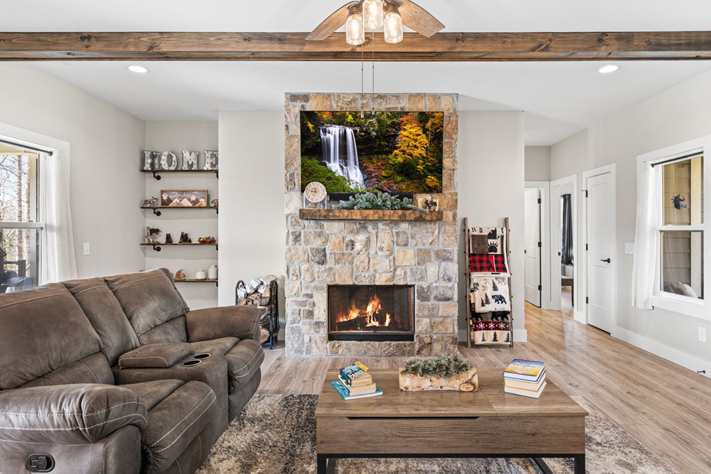 429142 Hayesville Residential