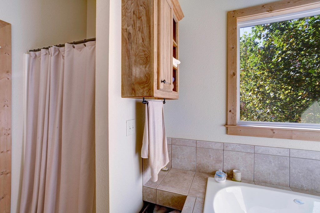 429143 Hiawassee Residential