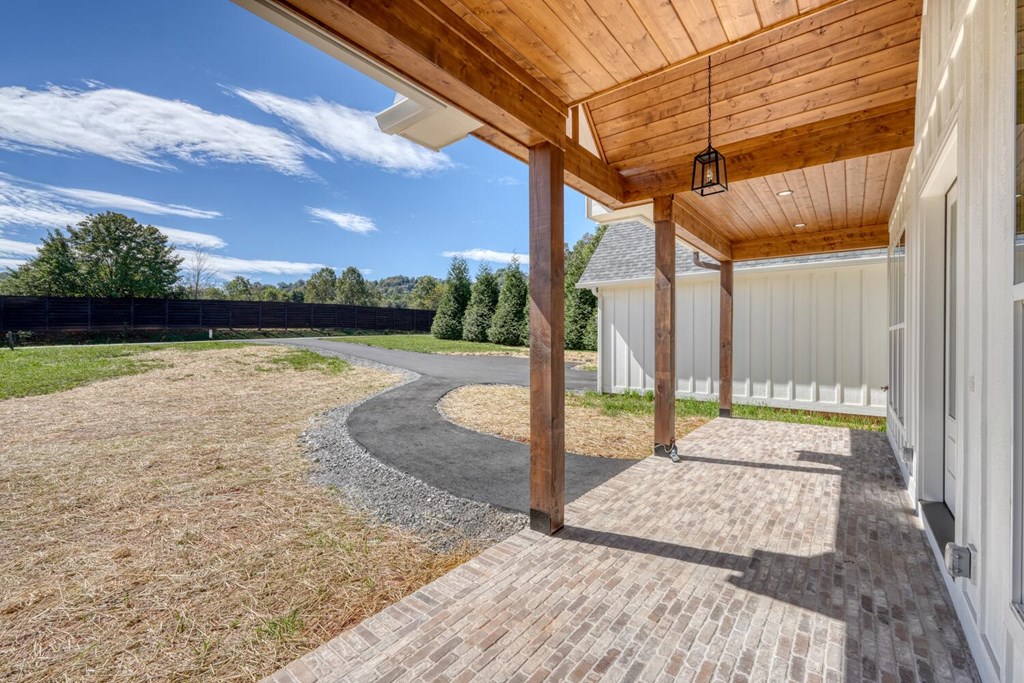 429146 Young Harris Residential