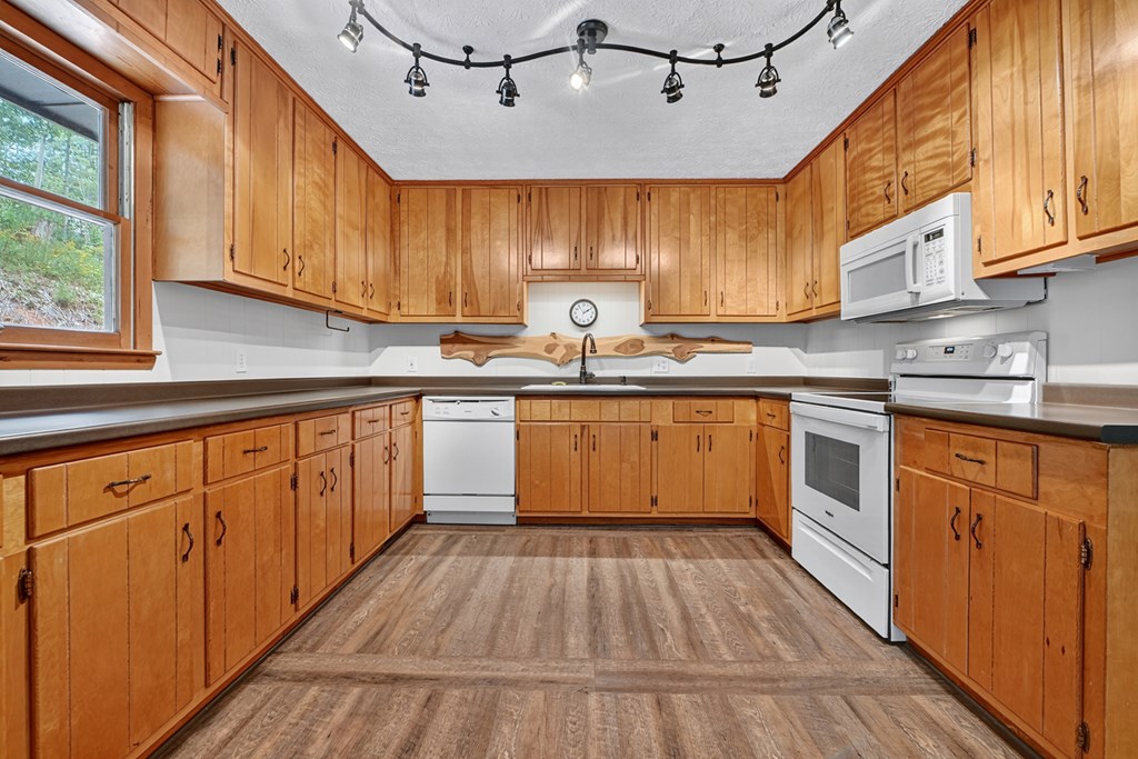 429160 Blue Ridge Residential