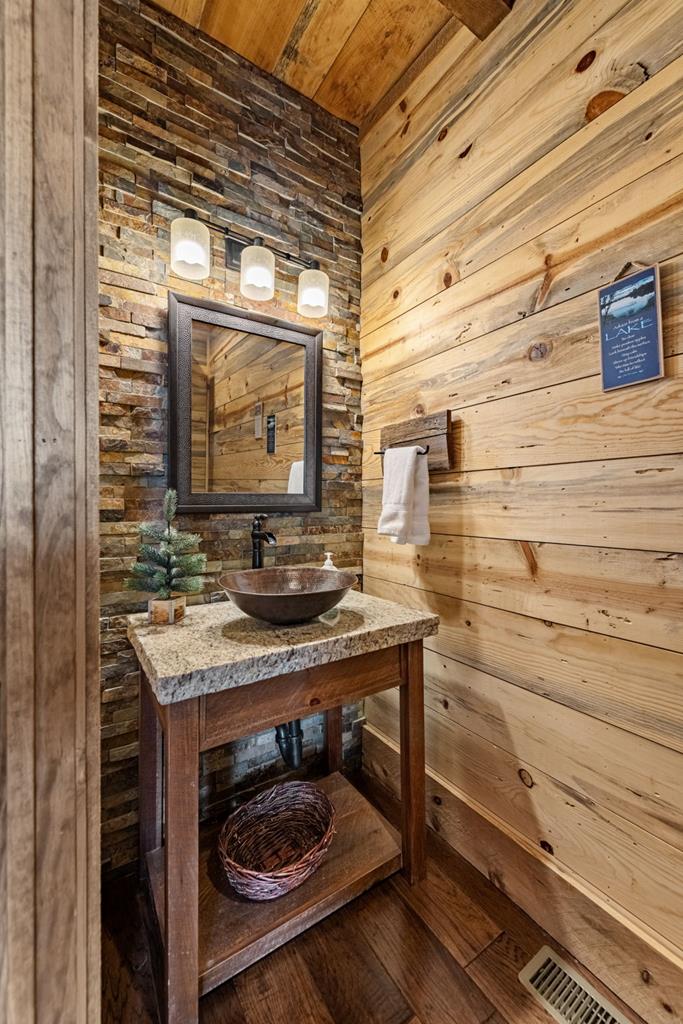 429163 Blue Ridge Residential