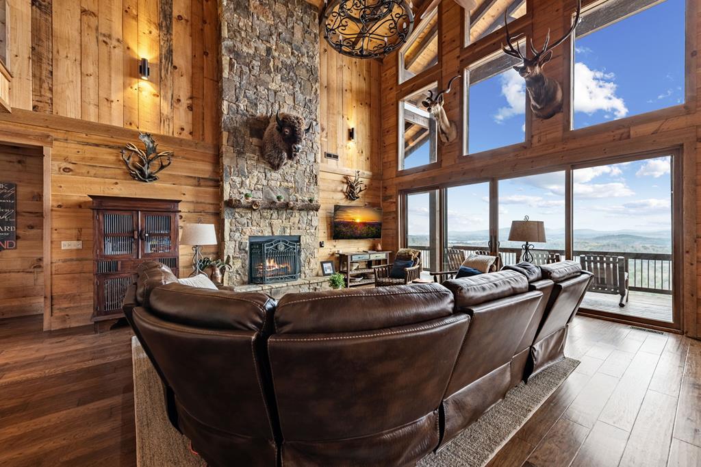 429163 Blue Ridge Residential