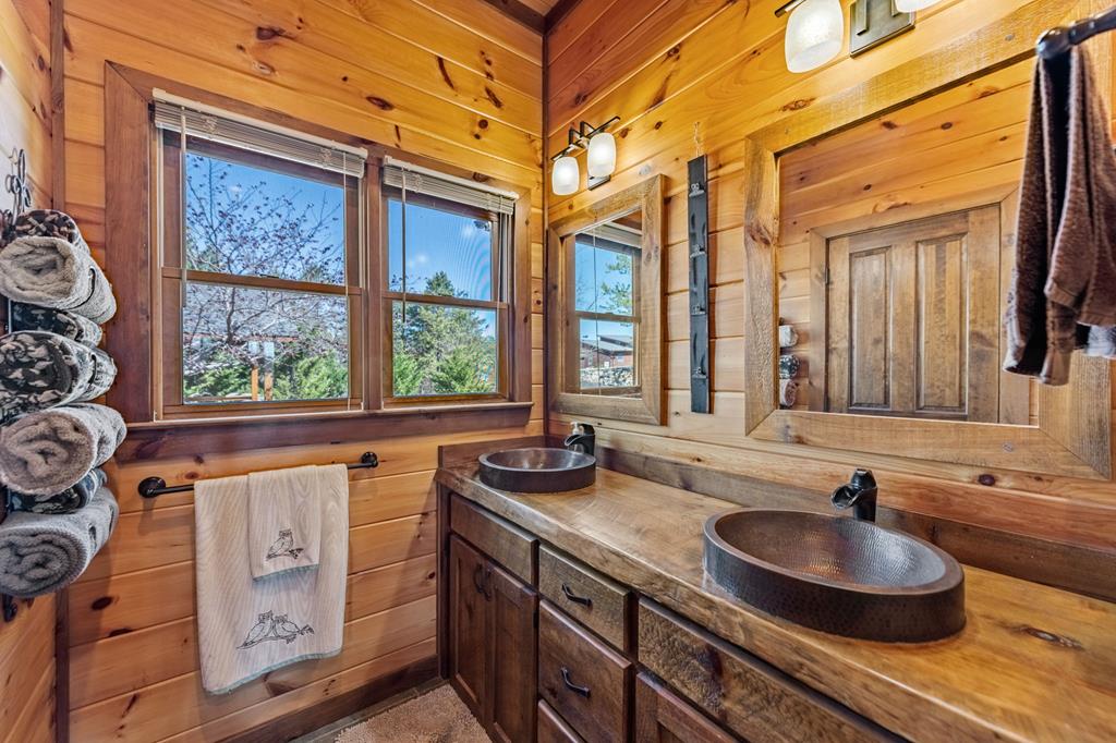 429167 Mineral Bluff Residential