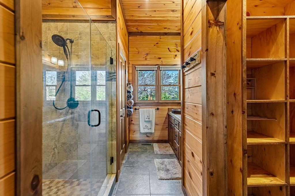 429167 Mineral Bluff Residential