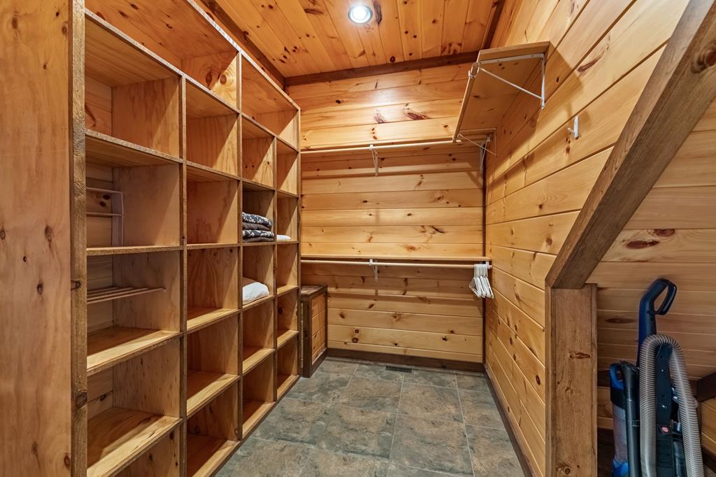 429167 Mineral Bluff Residential