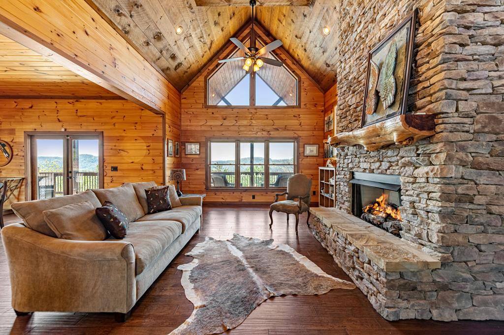 429167 Mineral Bluff Residential