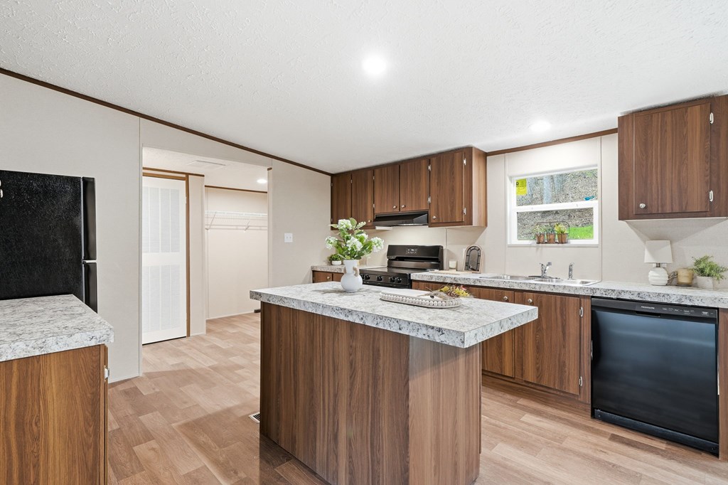 429180 Ball Ground Residential