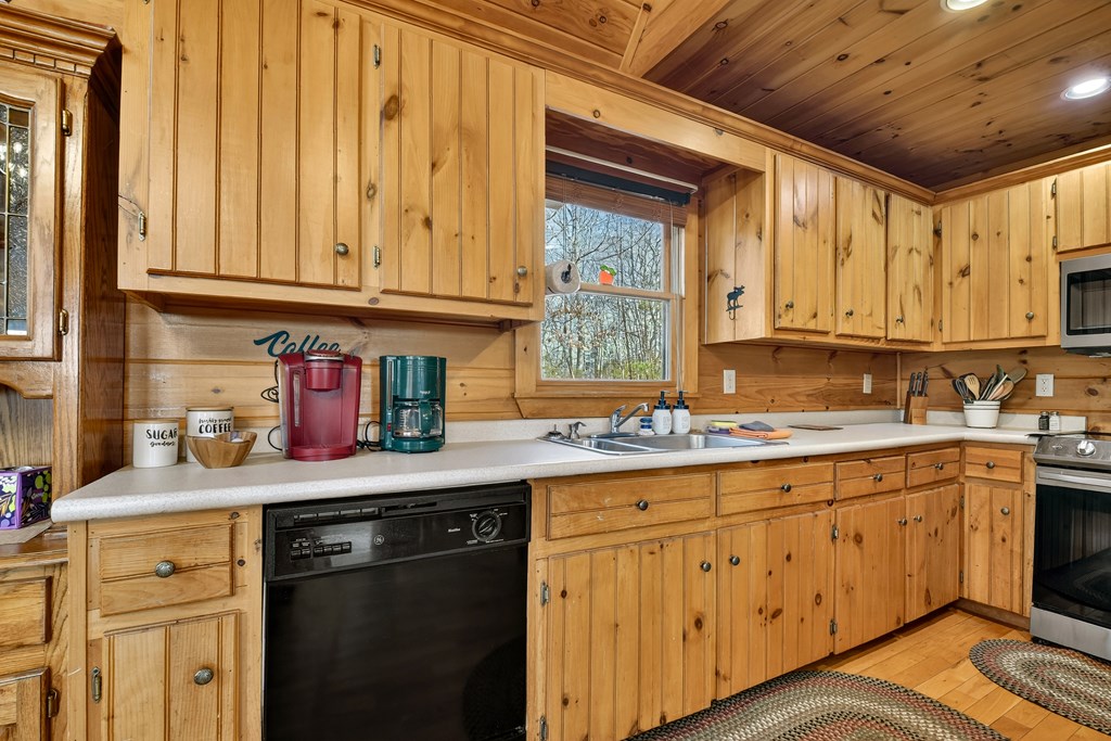 429201 Mineral Bluff Residential