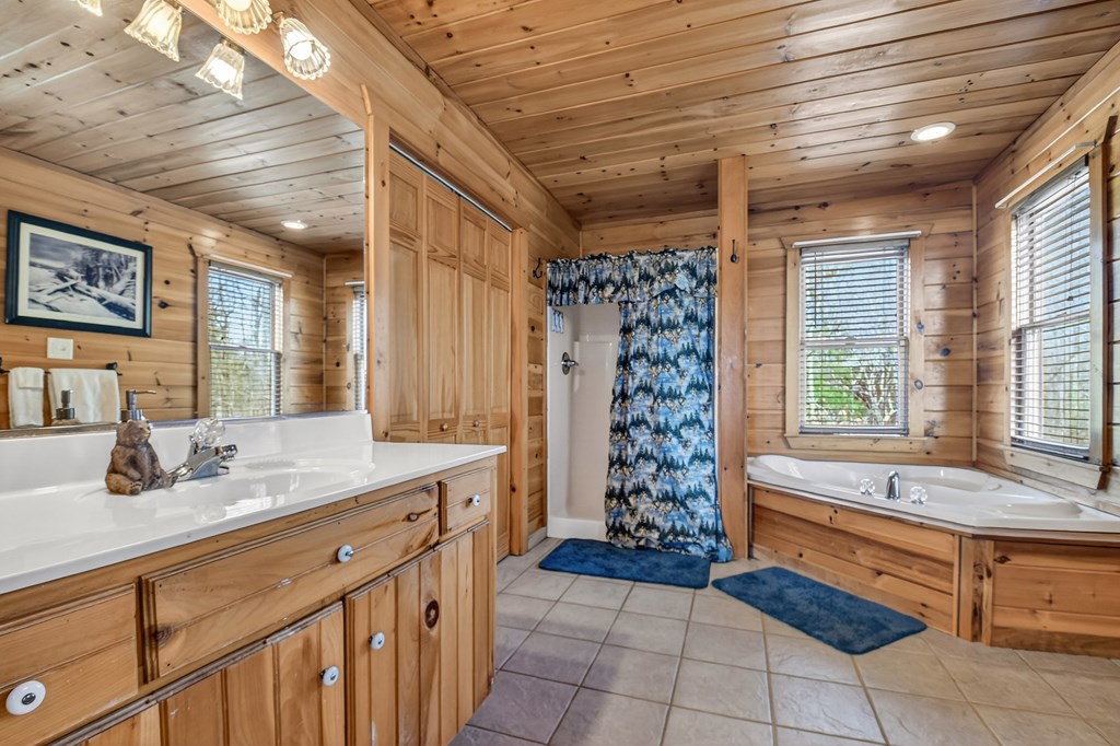 429201 Mineral Bluff Residential