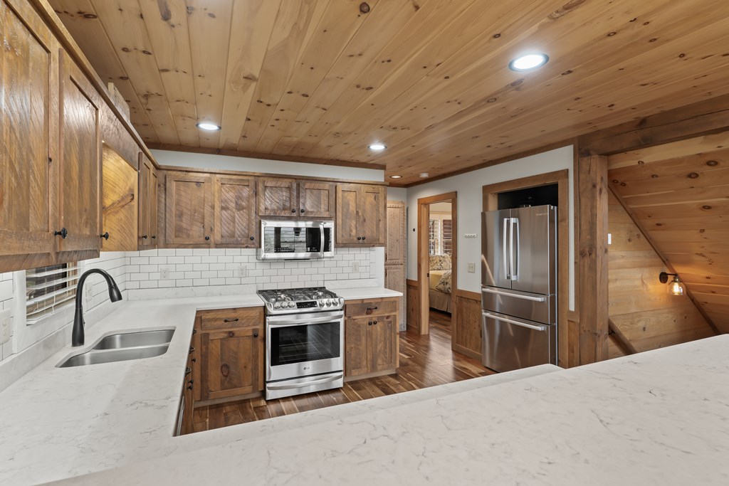 429205 Morganton Residential