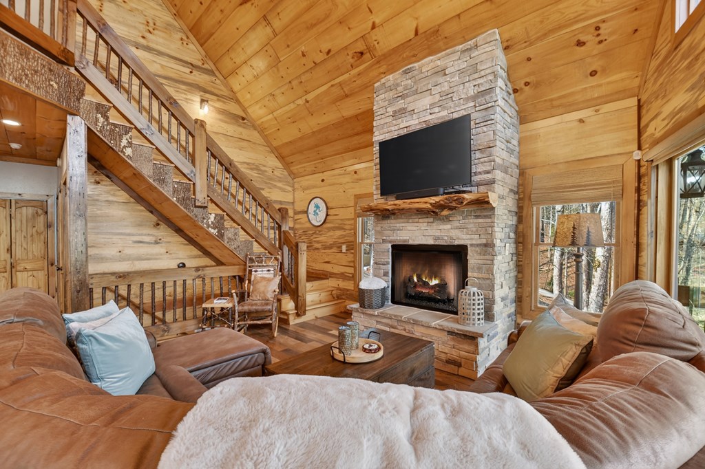 429206 Blue Ridge Residential