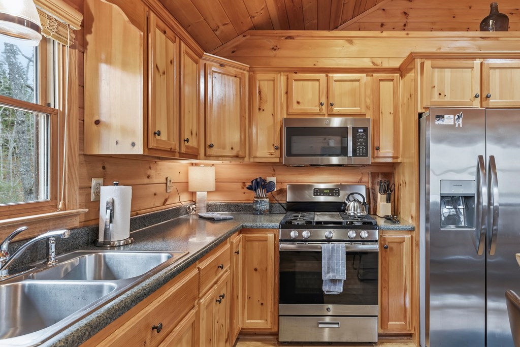 429225 Blue Ridge Residential