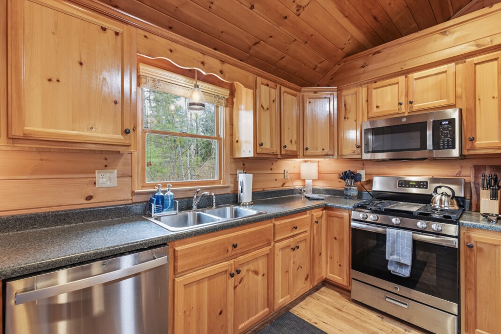 429225 Blue Ridge Residential