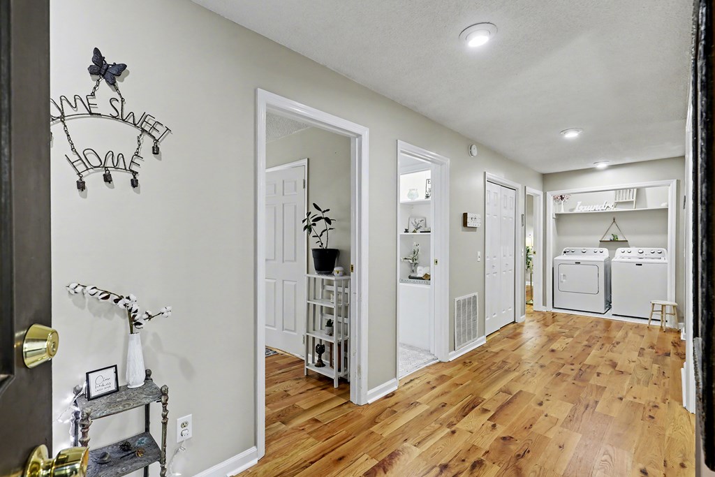 429227 Clayton Condominium