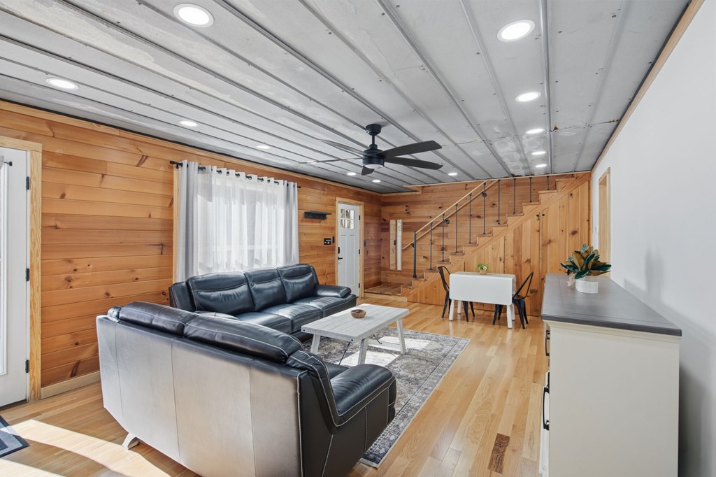 429231 Clarkesville Residential