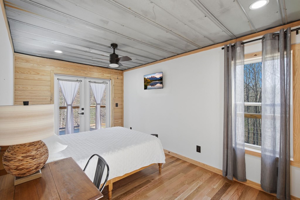 429231 Clarkesville Residential