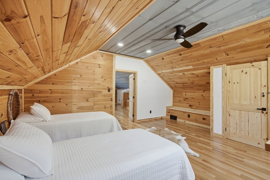 429231 Clarkesville Residential