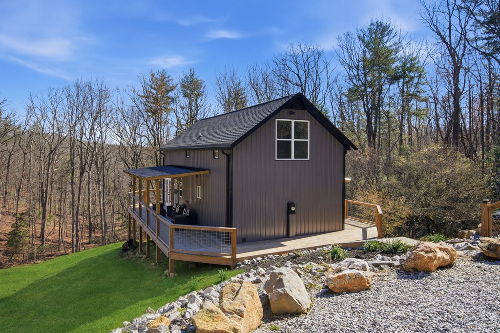 429231 Clarkesville Residential