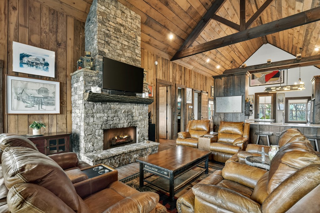 429240 Mineral Bluff Residential