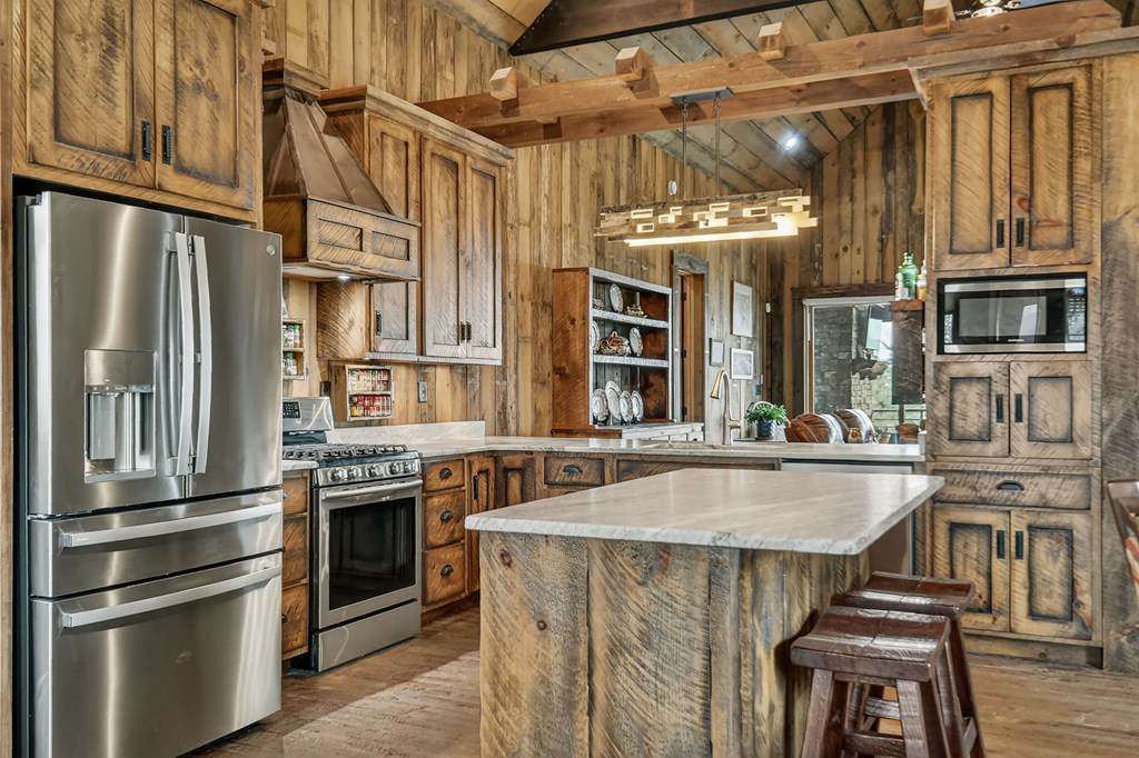 429240 Mineral Bluff Residential