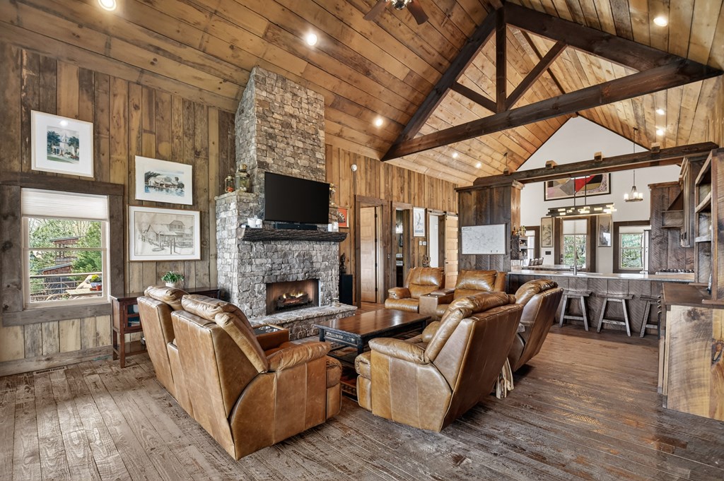 429240 Mineral Bluff Residential