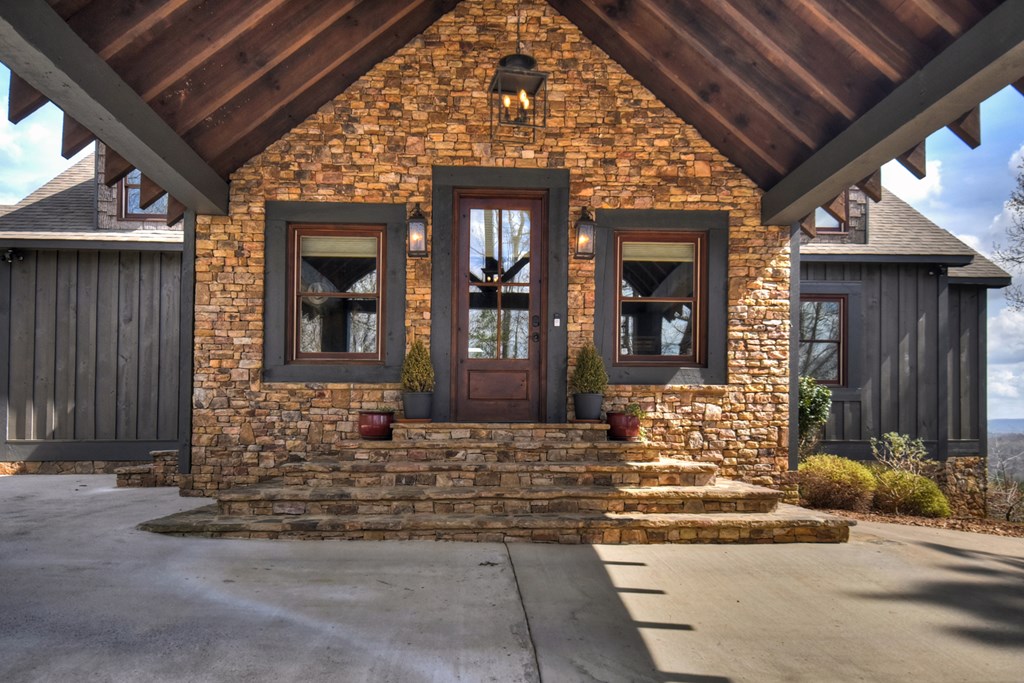 429240 Mineral Bluff Residential